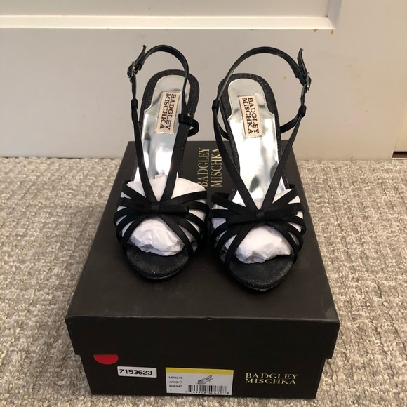 Badgley Mischka Black Evening Shoes - Picture 3 of 7